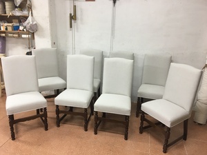 tapizado de ocho sillas con respaldo tapizado en aluche