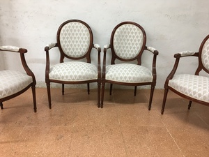 Tapizado de cuatro sillas con brazo en arganzuela