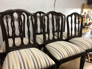 Tapizado de seis sillas y restauracion de madera en barrio  de salamanca